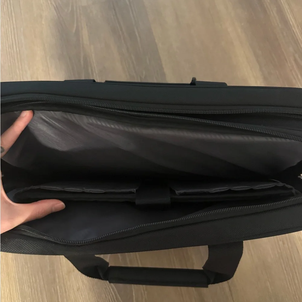 Samsonite 141271-1041 Classic 2 15.6